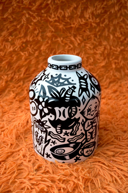 MOJO JOJO - VASE